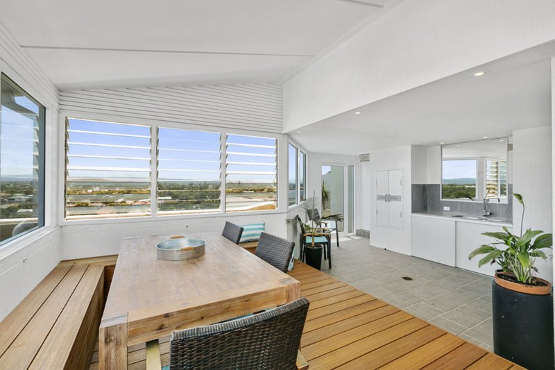 Photo - 15/204 Marine Parade, Labrador QLD 4215 - Image 15