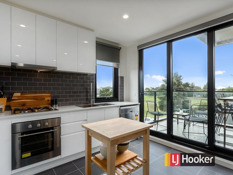 Photo - 15/209 Ebdale Street, Frankston VIC 3199 - Image 3