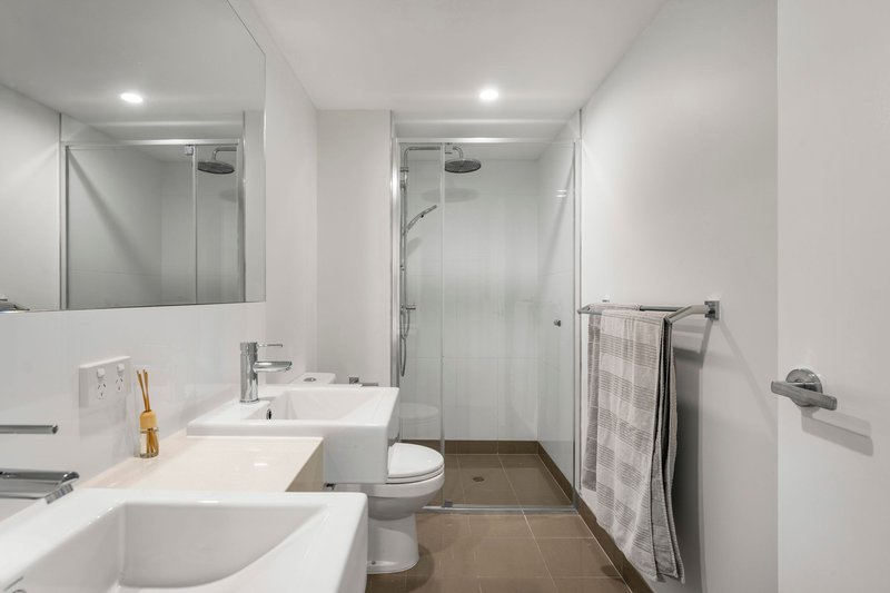 Photo - 152/33 Lakefront Crescent, Varsity Lakes QLD 4227 - Image 9