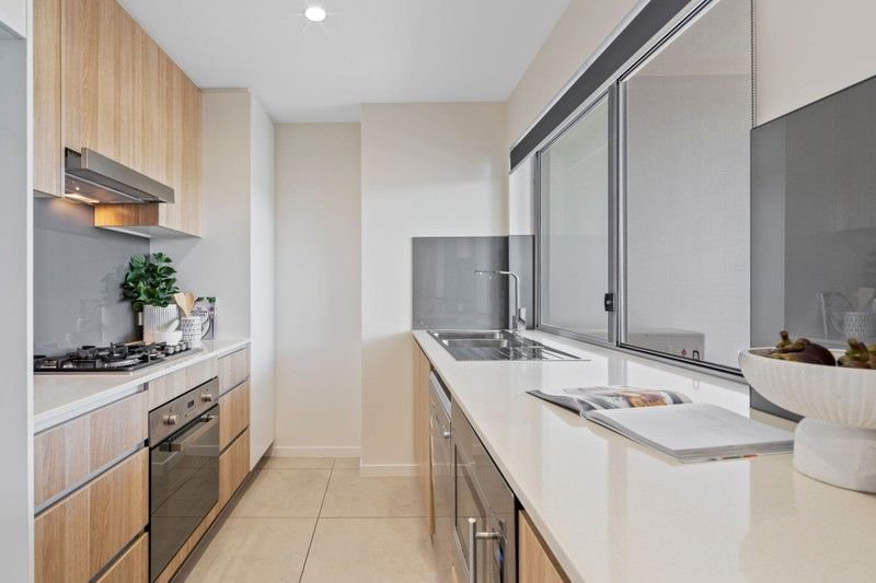 Photo - 15/27 York Street, Indooroopilly QLD 4068 - Image 3