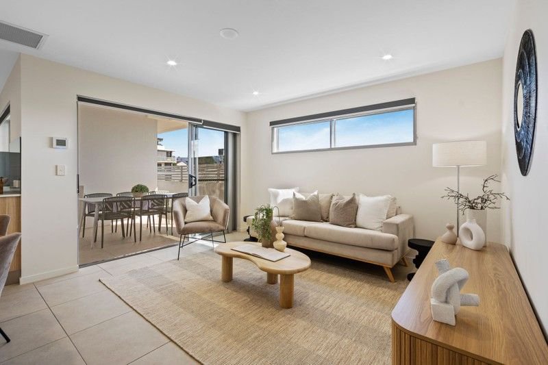 Photo - 15/27 York Street, Indooroopilly QLD 4068 - Image 5