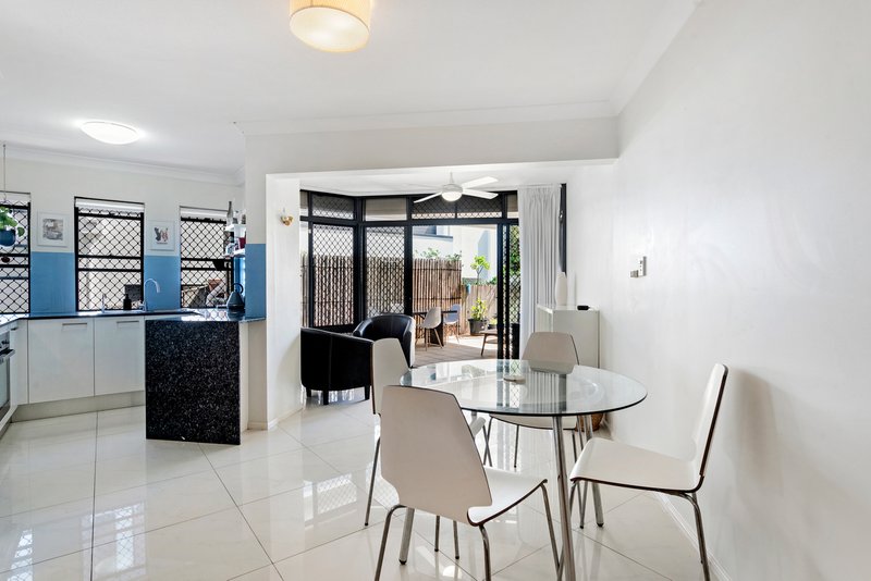 Photo - 1/53 - 55 Petrel Ave , Mermaid Beach QLD 4218 - Image 5