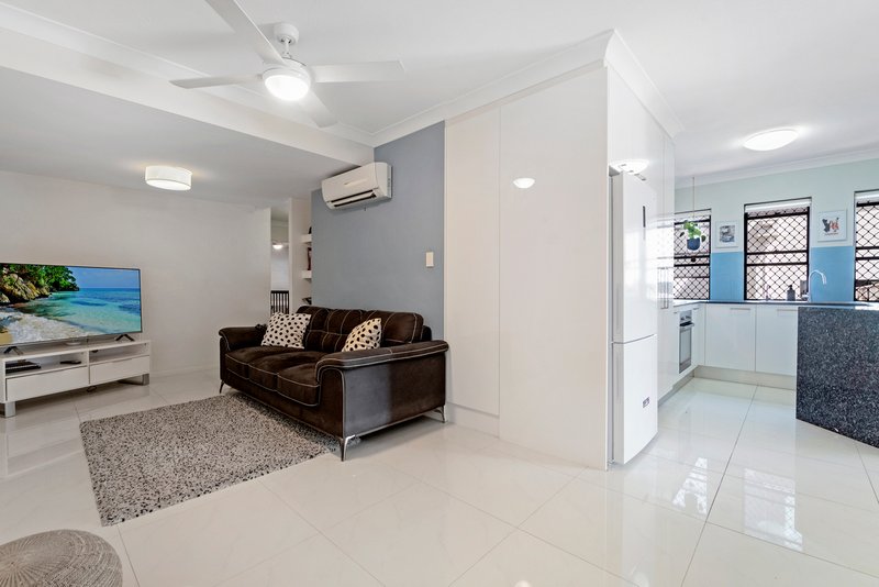 Photo - 1/53 - 55 Petrel Ave , Mermaid Beach QLD 4218 - Image 6