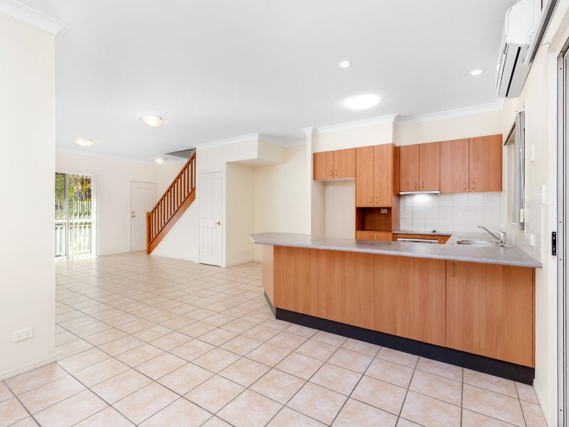 Photo - 1/53 Aberleigh Road, Herston QLD 4006 - Image 3