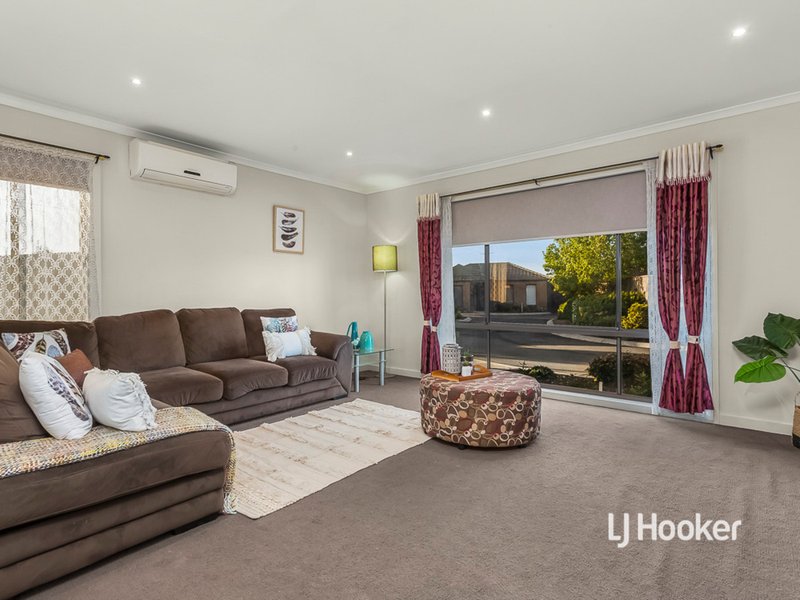 Photo - 15/3 Campaspe Way, Point Cook VIC 3030 - Image 4