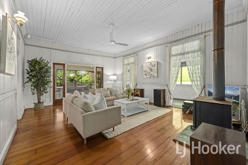 Photo - 153 Ekibin Road East , Tarragindi QLD 4121 - Image 4