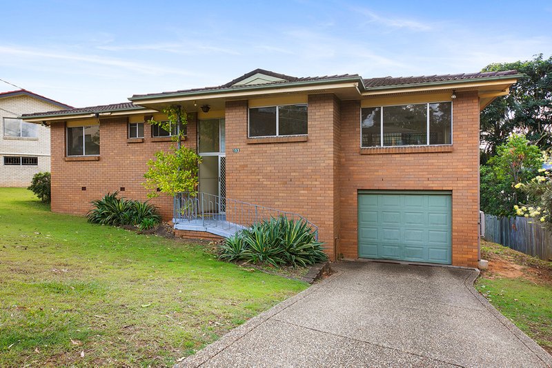 Photo - 153 Fegen Drive, Moorooka QLD 4105 - Image 2