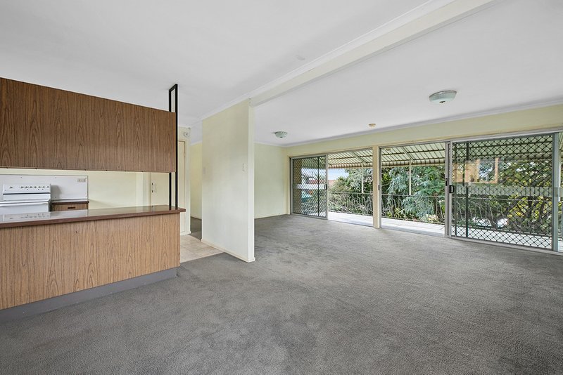 Photo - 153 Fegen Drive, Moorooka QLD 4105 - Image 4