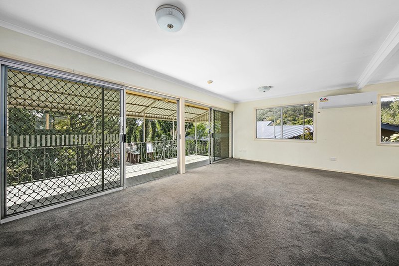 Photo - 153 Fegen Drive, Moorooka QLD 4105 - Image 5