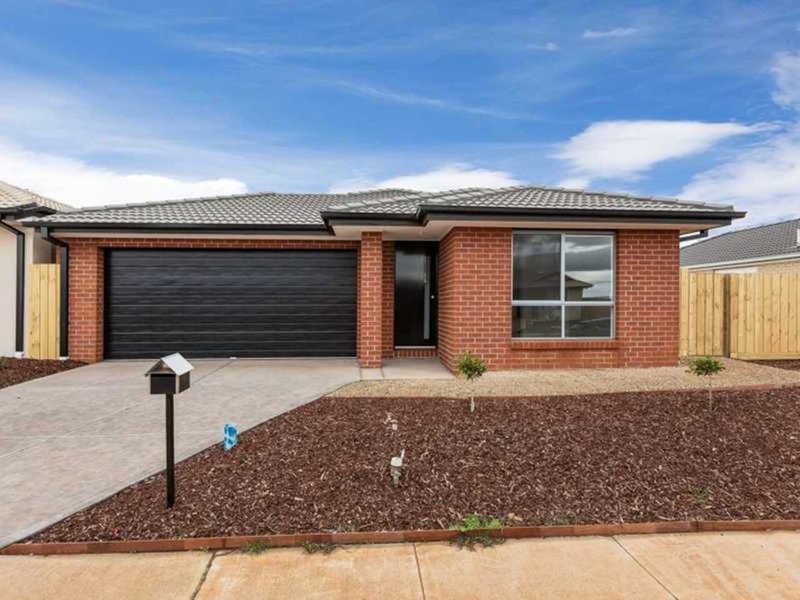 153 James Melrose Drive, Melton South VIC 3338