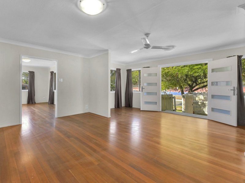 Photo - 153 Keong Road, Albany Creek QLD 4035 - Image 2