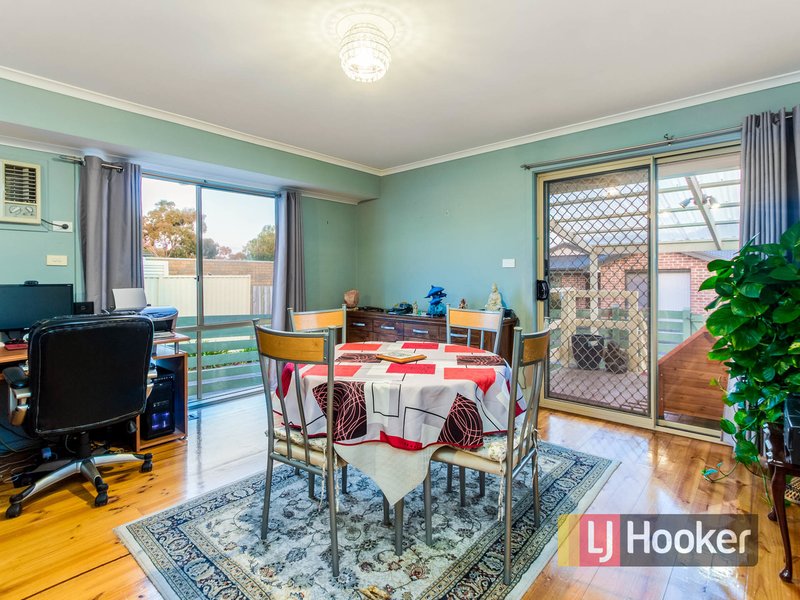 Photo - 1/53 Leopold Crescent, Hampton Park VIC 3976 - Image 6