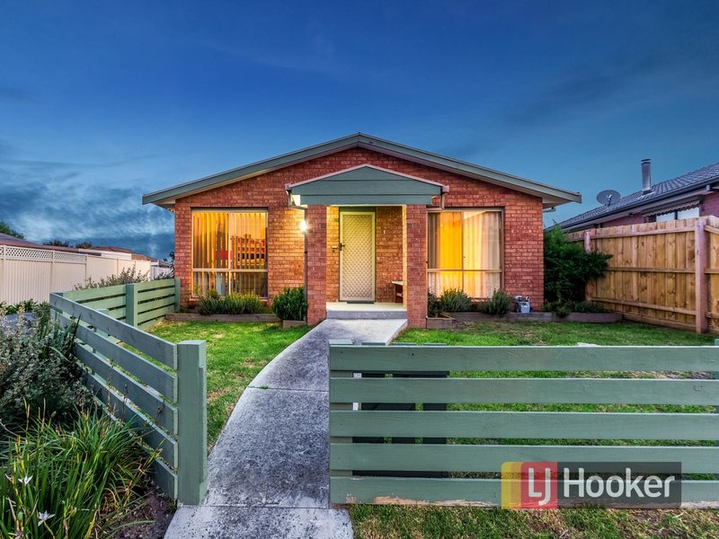 Photo - 1/53 Leopold Crescent, Hampton Park VIC 3976 - Image 12