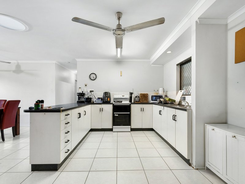 Photo - 153 Loridan Drive, Brinsmead QLD 4870 - Image 4