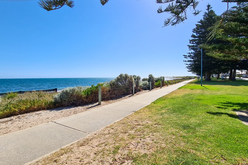 Photo - 153 Penguin Road, Safety Bay WA 6169 - Image 33