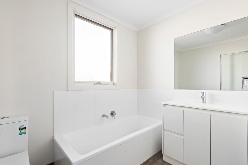 Photo - 1/53 Rosslyn Avenue, Seaford VIC 3198 - Image 6