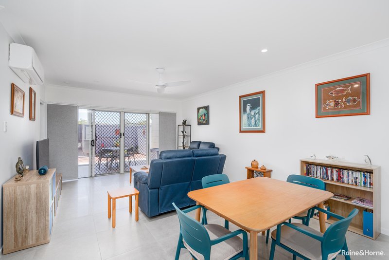 Photo - 15/3 Shell Street, Urangan QLD 4655 - Image 3