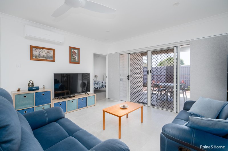 Photo - 15/3 Shell Street, Urangan QLD 4655 - Image 5