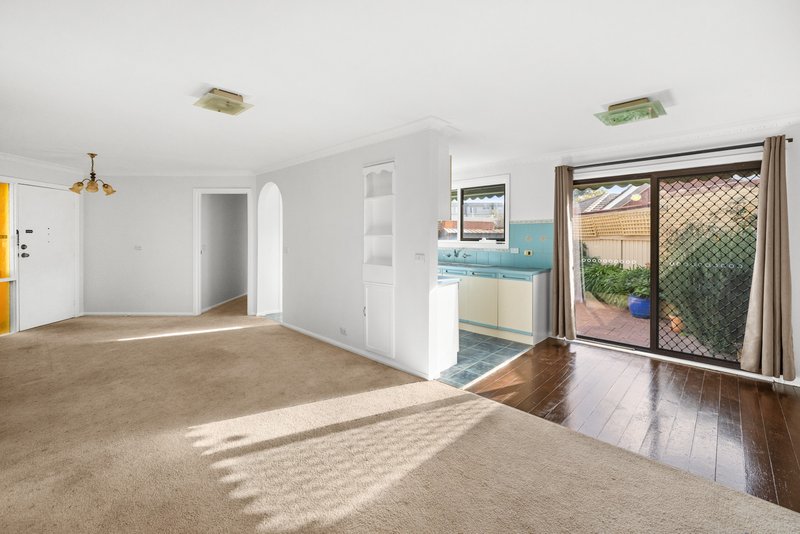 Photo - 15/31-33 Deutgam Street, Werribee VIC 3030 - Image 5