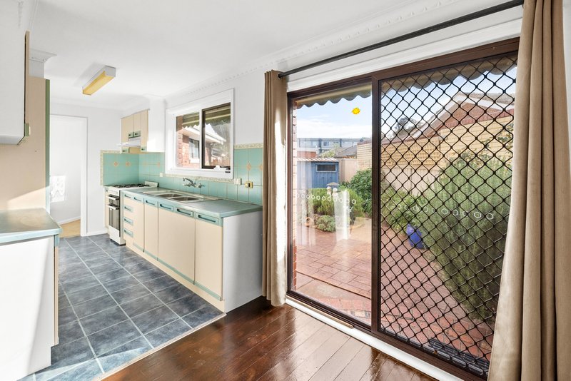 Photo - 15/31-33 Deutgam Street, Werribee VIC 3030 - Image 7