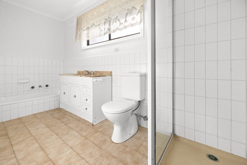 Photo - 15/31-33 Deutgam Street, Werribee VIC 3030 - Image 9
