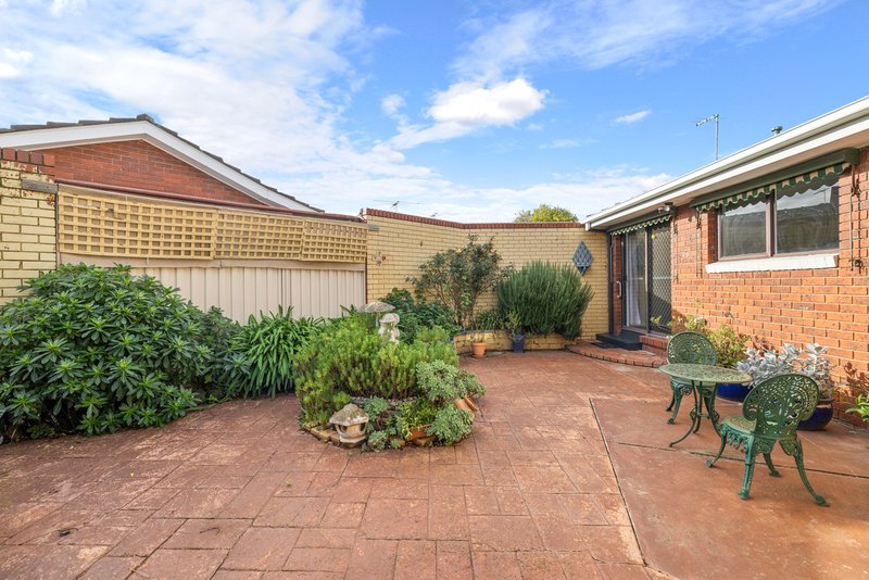 Photo - 15/31-33 Deutgam Street, Werribee VIC 3030 - Image 12