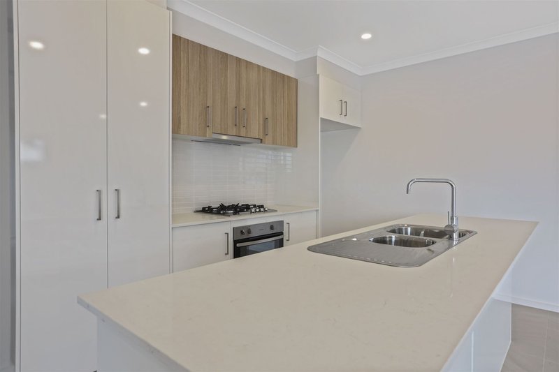 Photo - 15/31 Meadowvale Drive, Grovedale VIC 3216 - Image 2