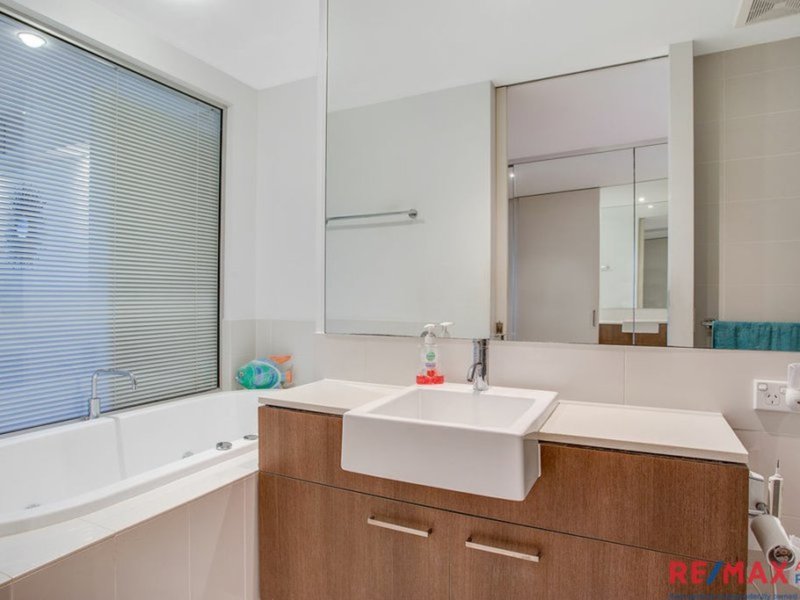 Photo - 15/310 Easthill Dr , Robina QLD 4226 - Image 14