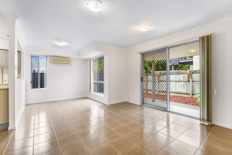 Photo - 15/34-42 University Drive, Meadowbrook QLD 4131 - Image 2