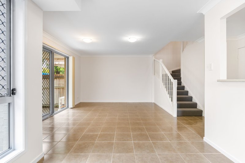 Photo - 15/34-42 University Drive, Meadowbrook QLD 4131 - Image 6