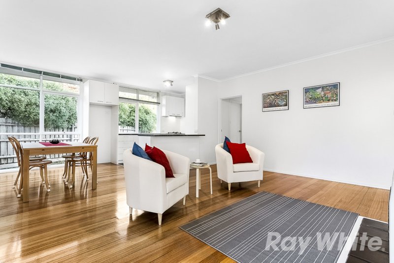 Photo - 1/534 Waverley Road, Mount Waverley VIC 3149 - Image 2