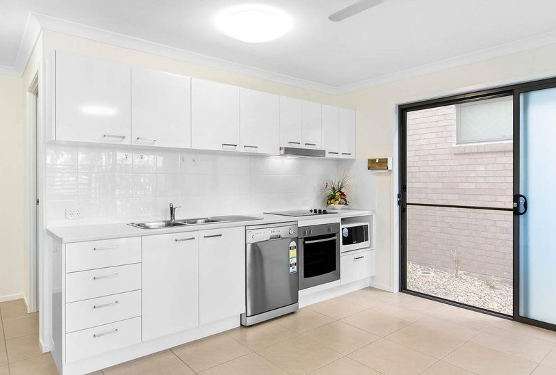 Photo - 15/35 Lavender Place (36 Carselgrove Avenue) Place, Fitzgibbon QLD 4018 - Image 6