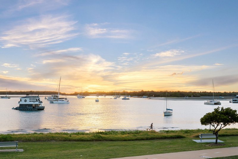 Photo - 1/536 Marine Parade, Biggera Waters QLD 4216 - Image 19
