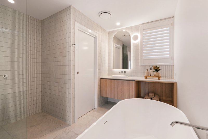Photo - 1/536 Marine Parade, Biggera Waters QLD 4216 - Image 23