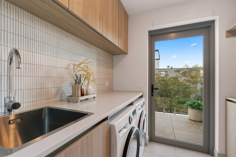 Photo - 1/536 Marine Parade, Biggera Waters QLD 4216 - Image 24