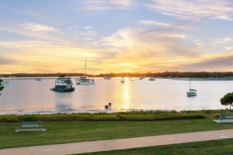 Photo - 1/536 Marine Parade, Biggera Waters QLD 4216 - Image 27