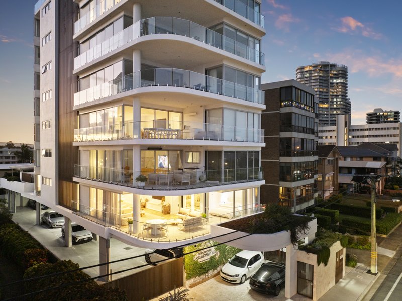 Photo - 1/536 Marine Parade, Biggera Waters QLD 4216 - Image 33