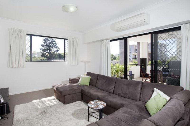 Photo - 15/37 Playfield Street, Chermside QLD 4032 - Image 2