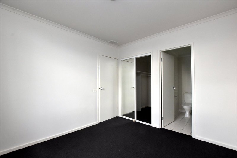 Photo - 153/79 Whiteman Street, Southbank VIC 3006 - Image 7