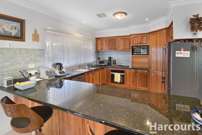 Photo - 154 Barnes Boulevard, Horsham VIC 3400 - Image 6