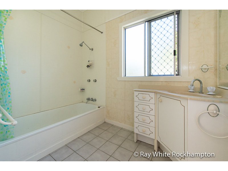 Photo - 154 Bremner Street, Berserker QLD 4701 - Image 10