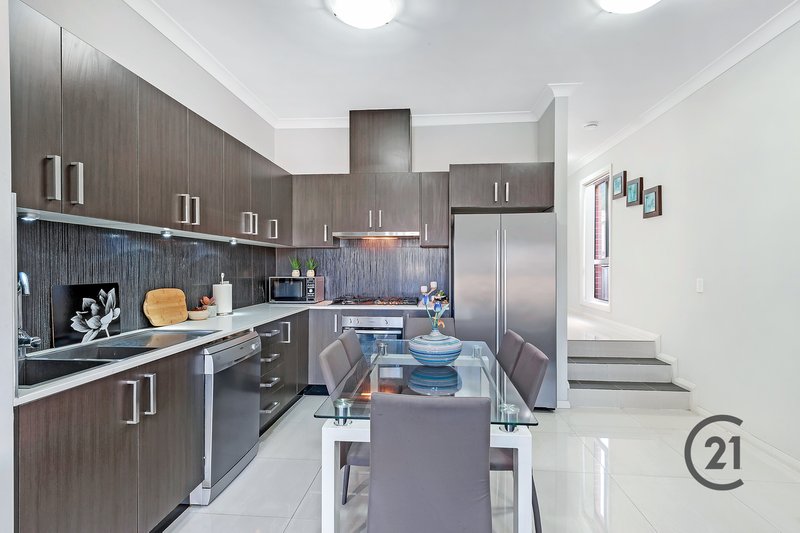 Photo - 1/54 Camilleri Avenue, Quakers Hill NSW 2763 - Image 2