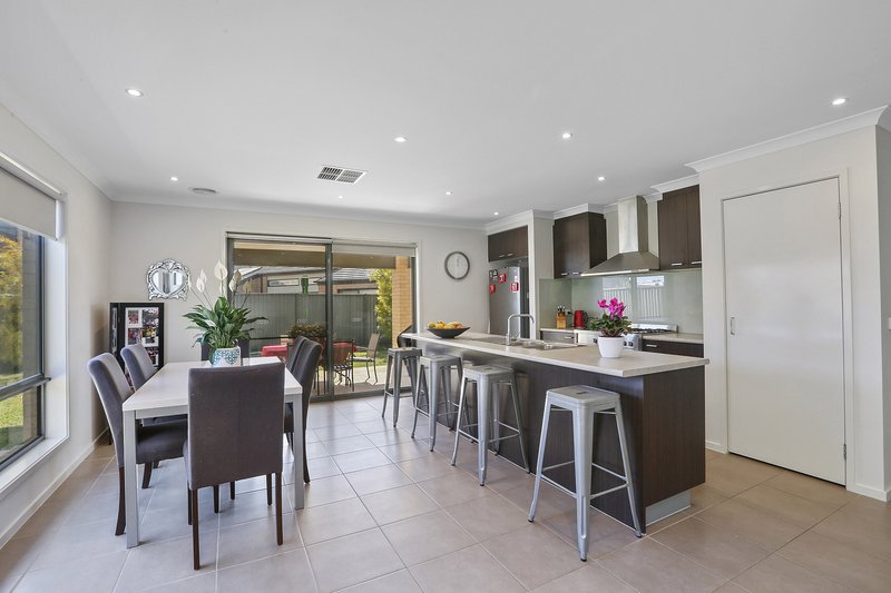 Photo - 154 Canterbury Road West , Lara VIC 3212 - Image 5