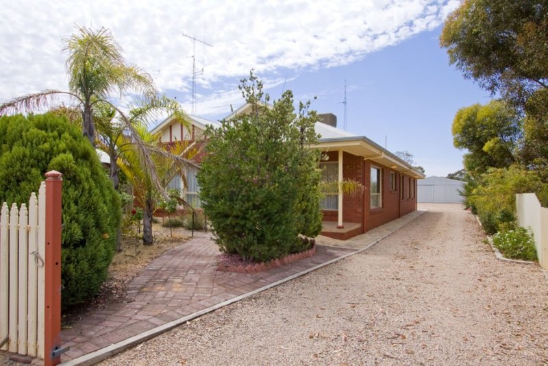 Photo - 154 Coast Road, Moonta Bay SA 5558 - Image 4