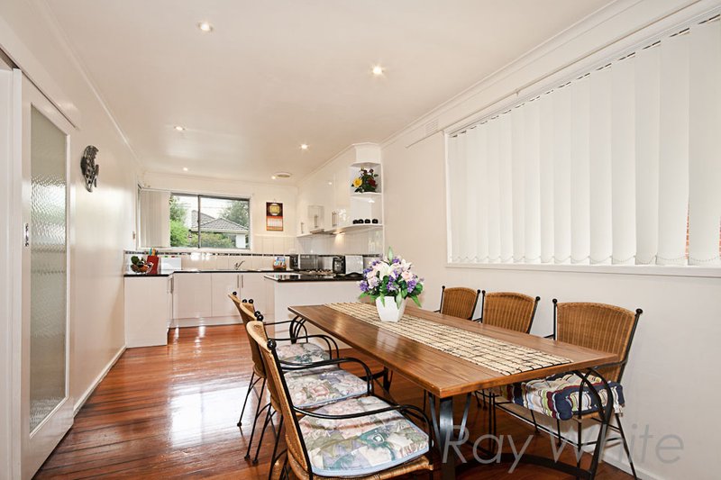 Photo - 154 Dorking Road, Box Hill North VIC 3129 - Image 5