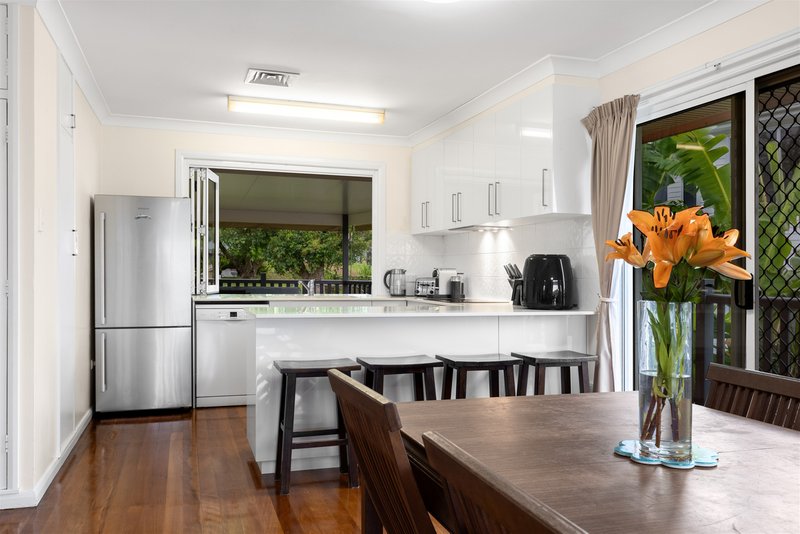 Photo - 154 Fegen Drive, Moorooka QLD 4105 - Image 4