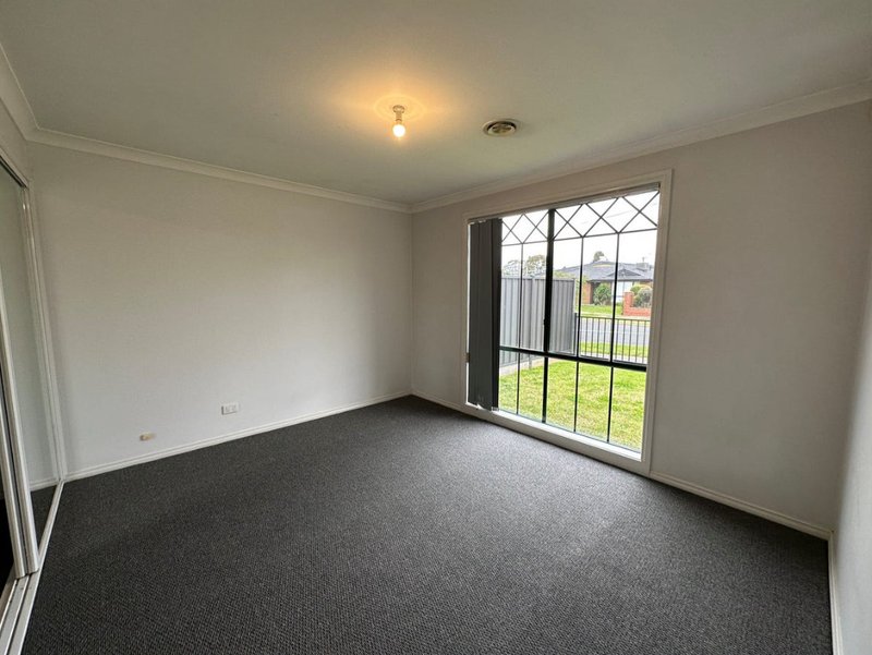 Photo - 1/54 Grand Parade, Epping VIC 3076 - Image 4