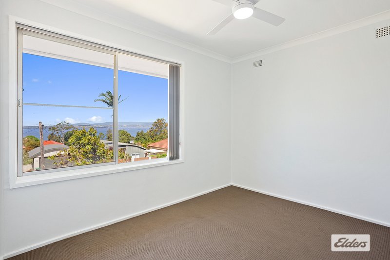 Photo - 1/54 Grandview Parade, Lake Heights NSW 2502 - Image 4