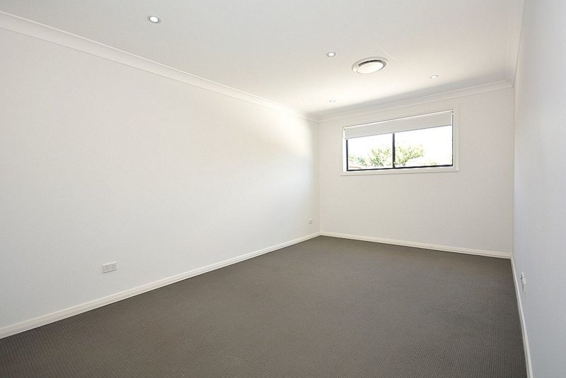 Photo - 154 Hawksview Street, Guildford NSW 2161 - Image 6
