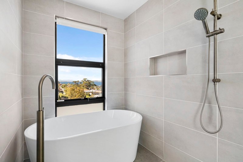 Photo - 1/54 Hillside Drive, Blackmans Bay TAS 7052 - Image 11